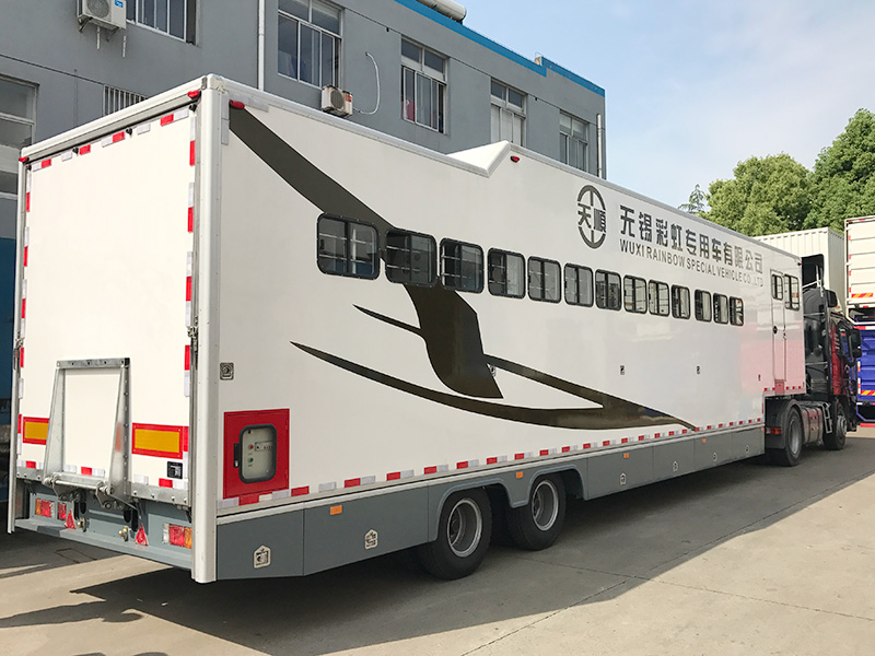 半掛9-10匹斜載運馬車(chē)
