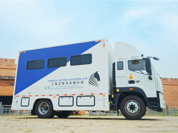 3-4匹自行式運馬車(chē)